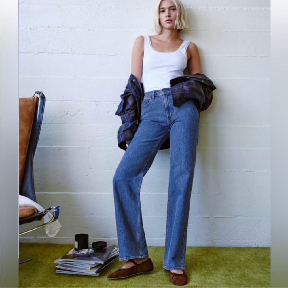 Abercrombie The 90’s Relaxed Jean High Rise 4 / 27 short - Picture 3 of 9